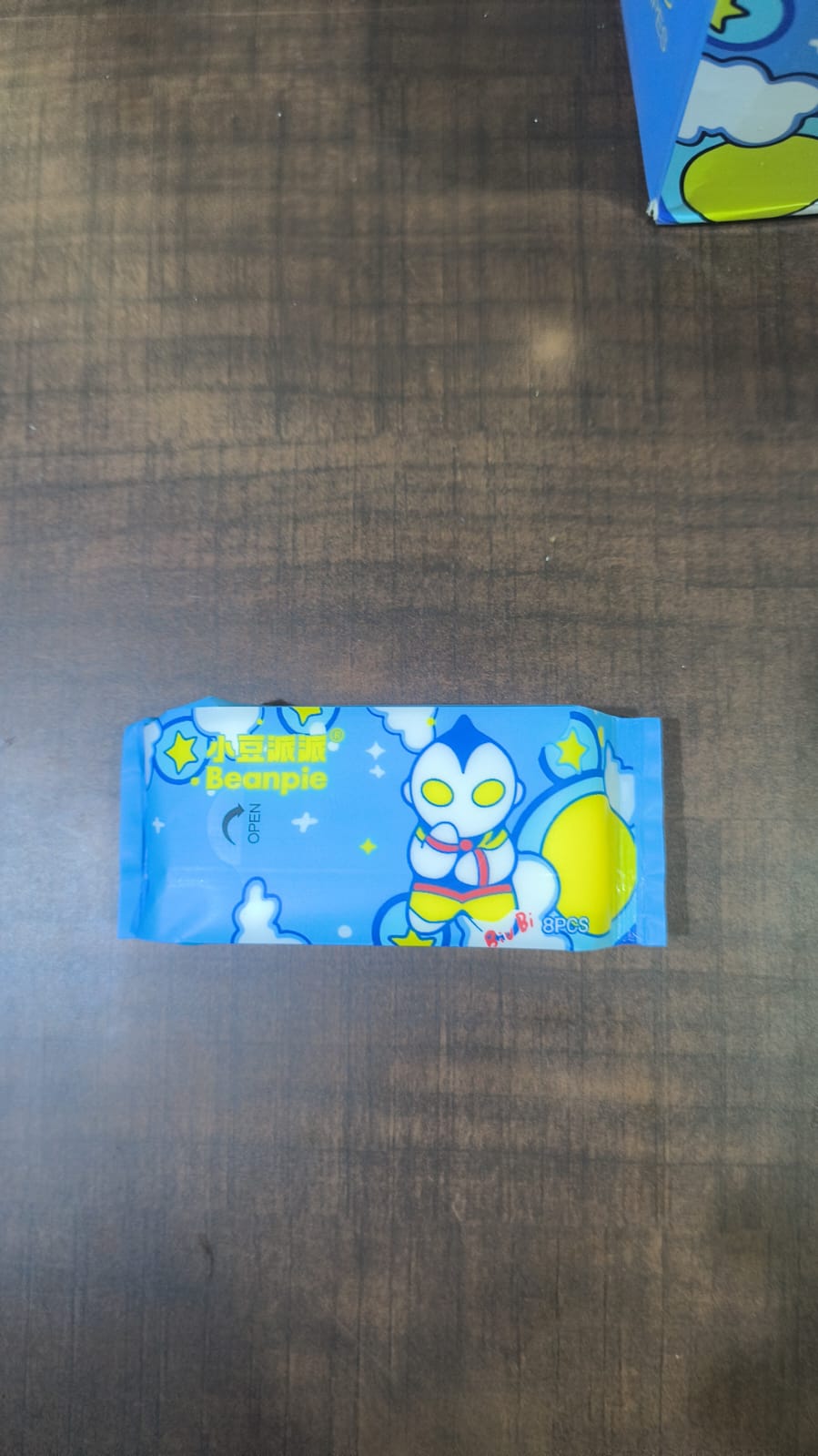 Blue Character Soft Wet Wipes – 8 Pieces